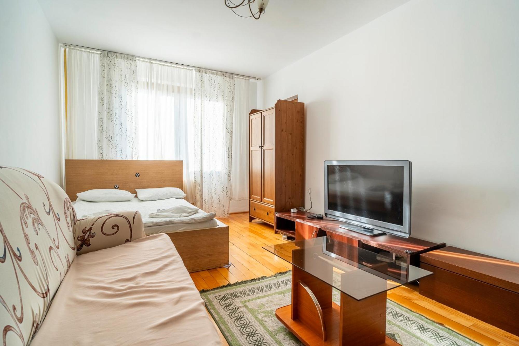 Rustic & Spacious 3Br Apartment Бухарест Экстерьер фото